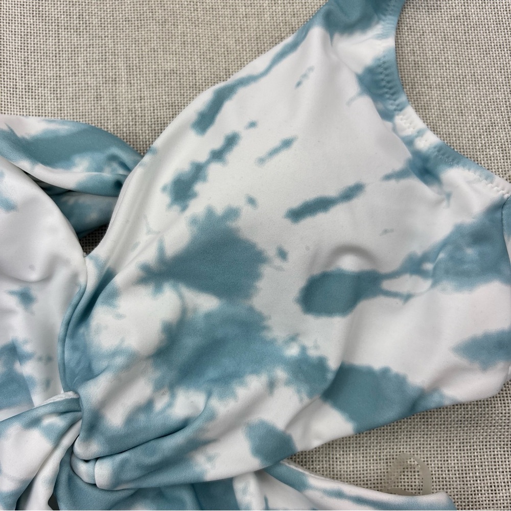 Bar III ABALONE BLUE Spiraling Twist-Front Monokini One-Piece Swimsuit US Small - Picture 6 of 13